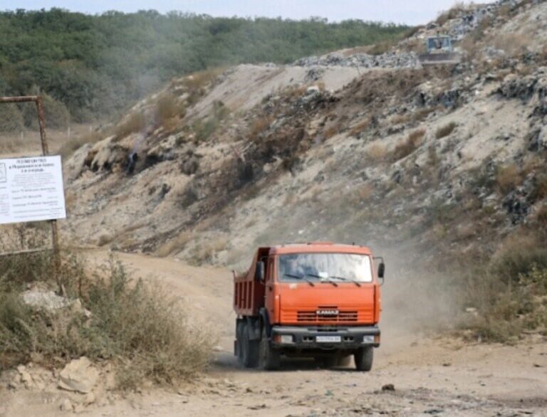 “Garbage Winds” in Occupied Crimea