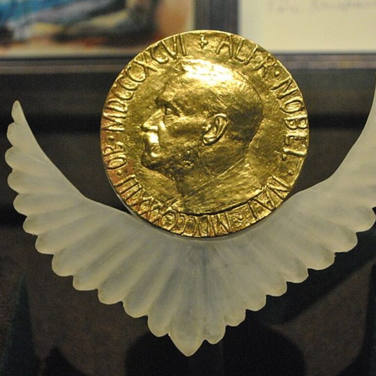 Нобелівську премію миру вручили пов’язаній із Кримом правозахисниці