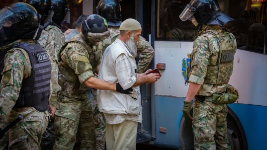 Расовая дискриминация крымскихтатар российскими «силовиками» и«судебными органами»