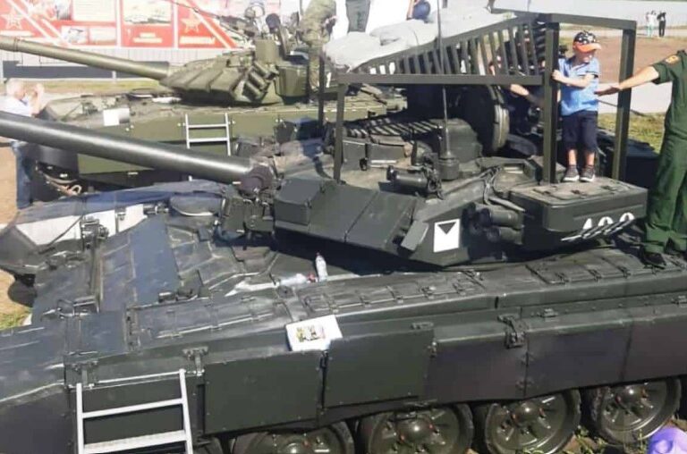 В оккупированном Крыму РФ усиливает защиту танков от Javelin
