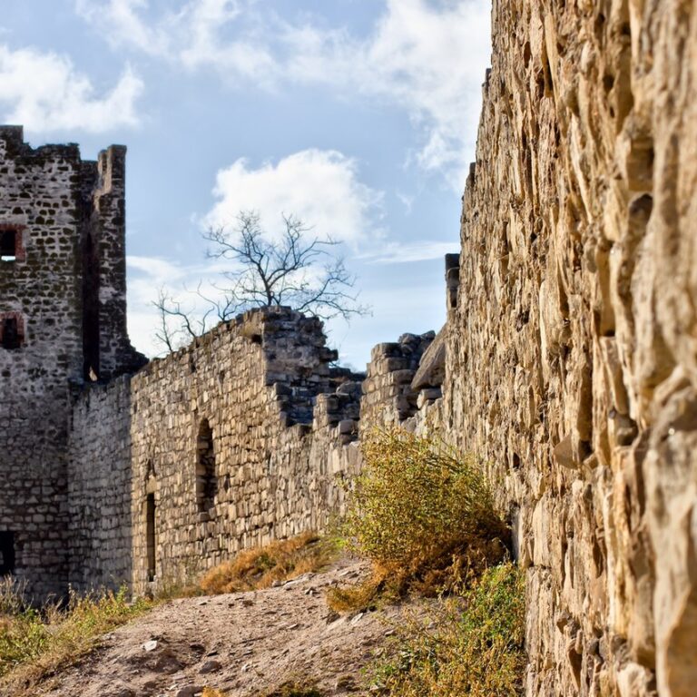 Фейковый «культурный шок» и многострадальная генуэзская крепость Феодосии