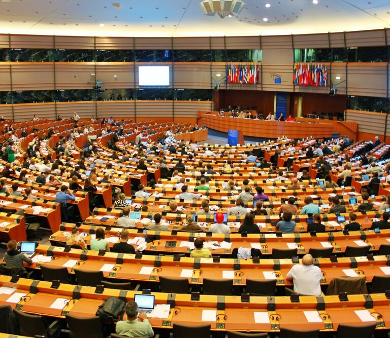 Єврокомісія рішуче засудила незаконні «президентські вибори» агресора на окупованих територіях