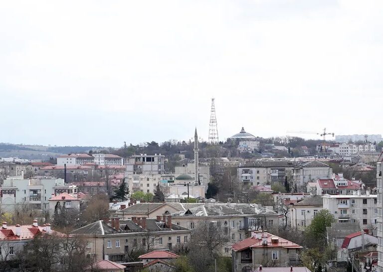 “Тривожні” афери з “дротовим радіомовленням” в оккупованому Севастополі