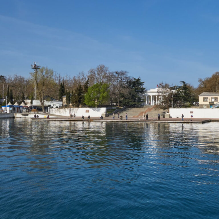 Трагікомедія з “фіскальною політикою” окупованого Севастополя