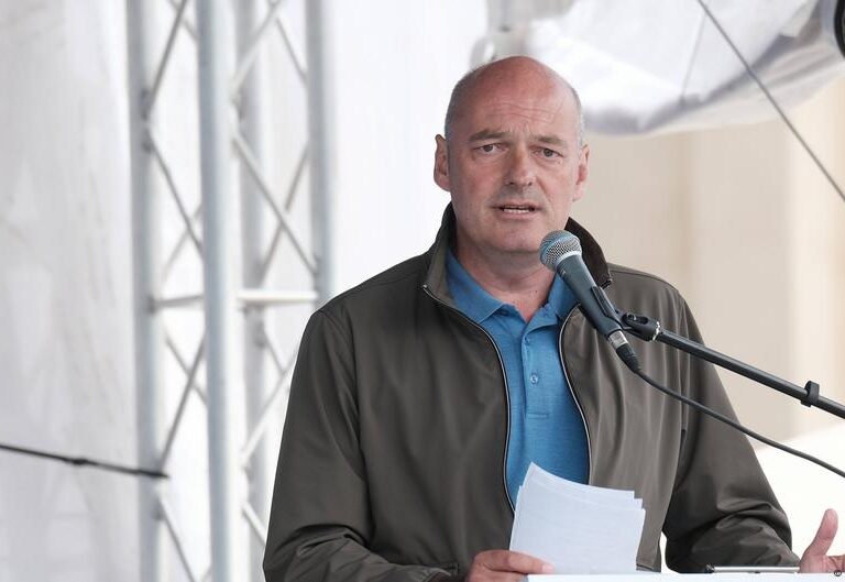 Occupiers Sheltered German “Chancellor in Exile” from Neo-Nazis in Crimea