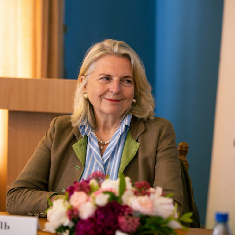 Former Austrian Politician’s Illicit Trip to Occupied Crimea