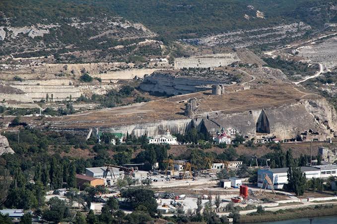 Russian Occupiers Attempt to Resolve Construction Sector Crisis with “Temporary Mortgage” Scheme