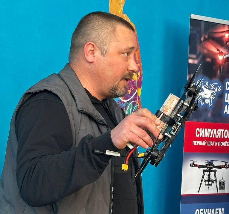 Черговий виток мілітаризації кримської молоді у сфері безпілотників